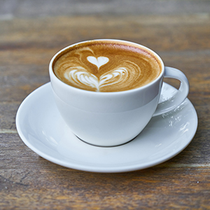 https://www.caffesociety.co.uk/assets/recipe-images/latte-small.jpg